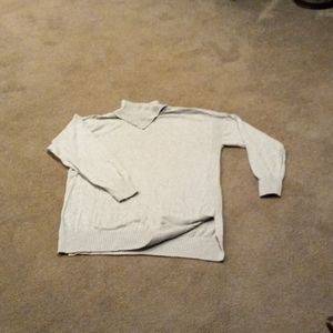 Gray long sweater with long sleeves